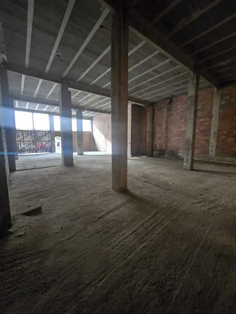 Local comercial en venda a A Malata - Catabois - Ciudad Jardín, imagen 2