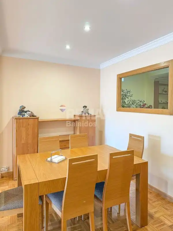 Piso en venta en Vilagarcía de Arousa con Calefacción, Parquet y Terraza