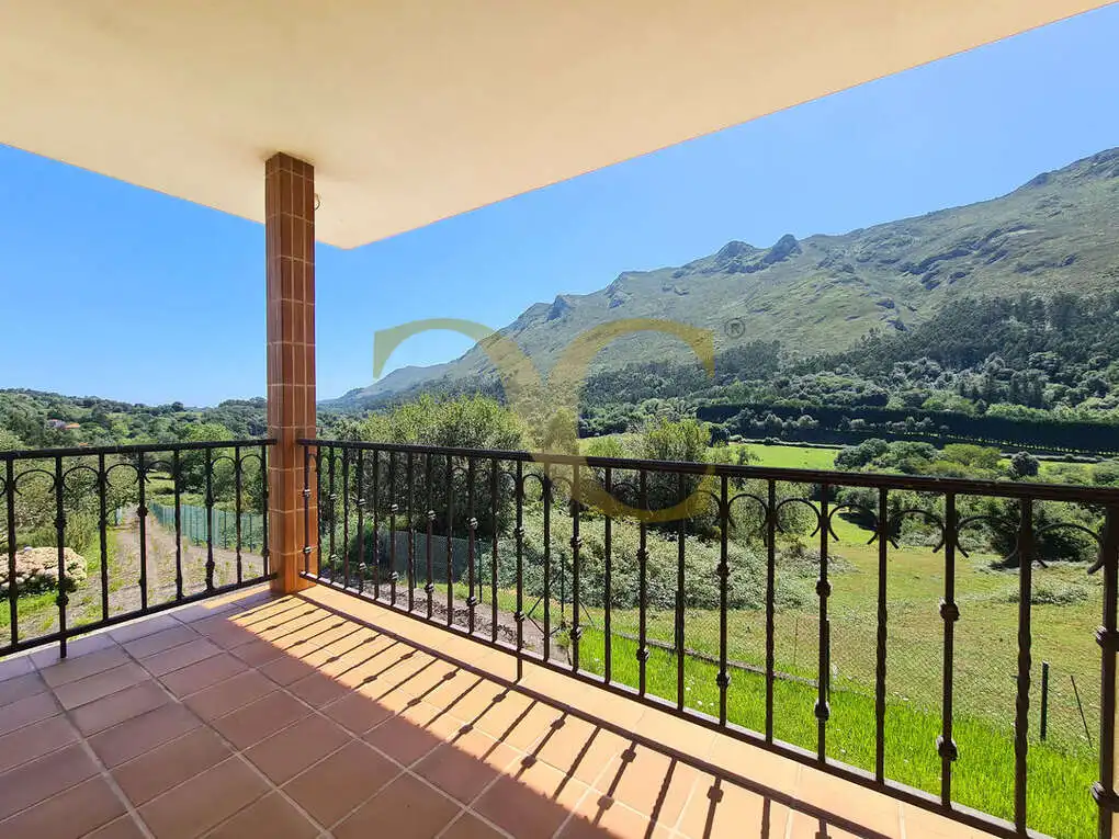 Terrassa de Casa o xalet en venda en Ribadesella amb Calefacció, Jardí privat i Terrassa