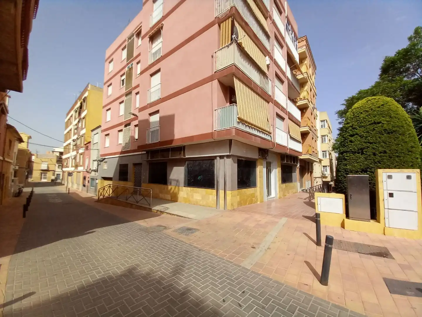 Vista exterior de Local en venta en Lorca