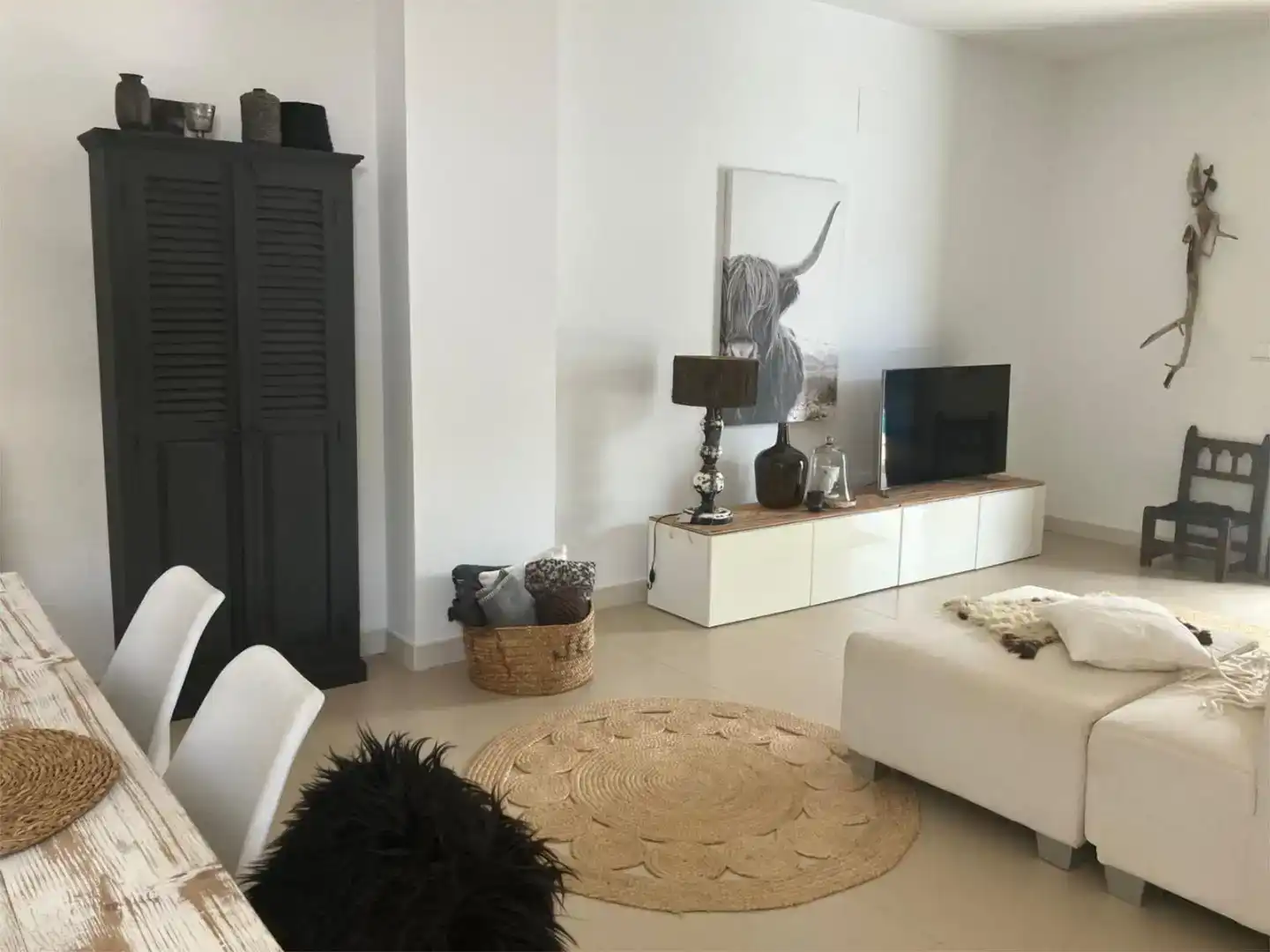 Sala d'estar de Casa o xalet en venda en L'Alfàs del Pi amb Aire condicionat i Piscina