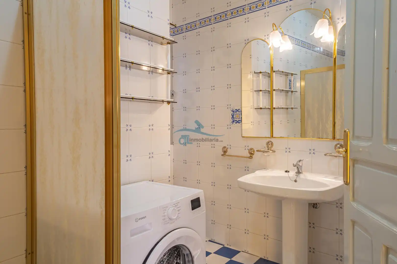 Baño de Piso de alquiler en Linares con Aire acondicionado, Calefacción y Lavadora