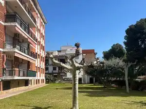 Außenansicht von Wohnungen zum Verkauf in Sitges mit Klimaanlage und Terrasse