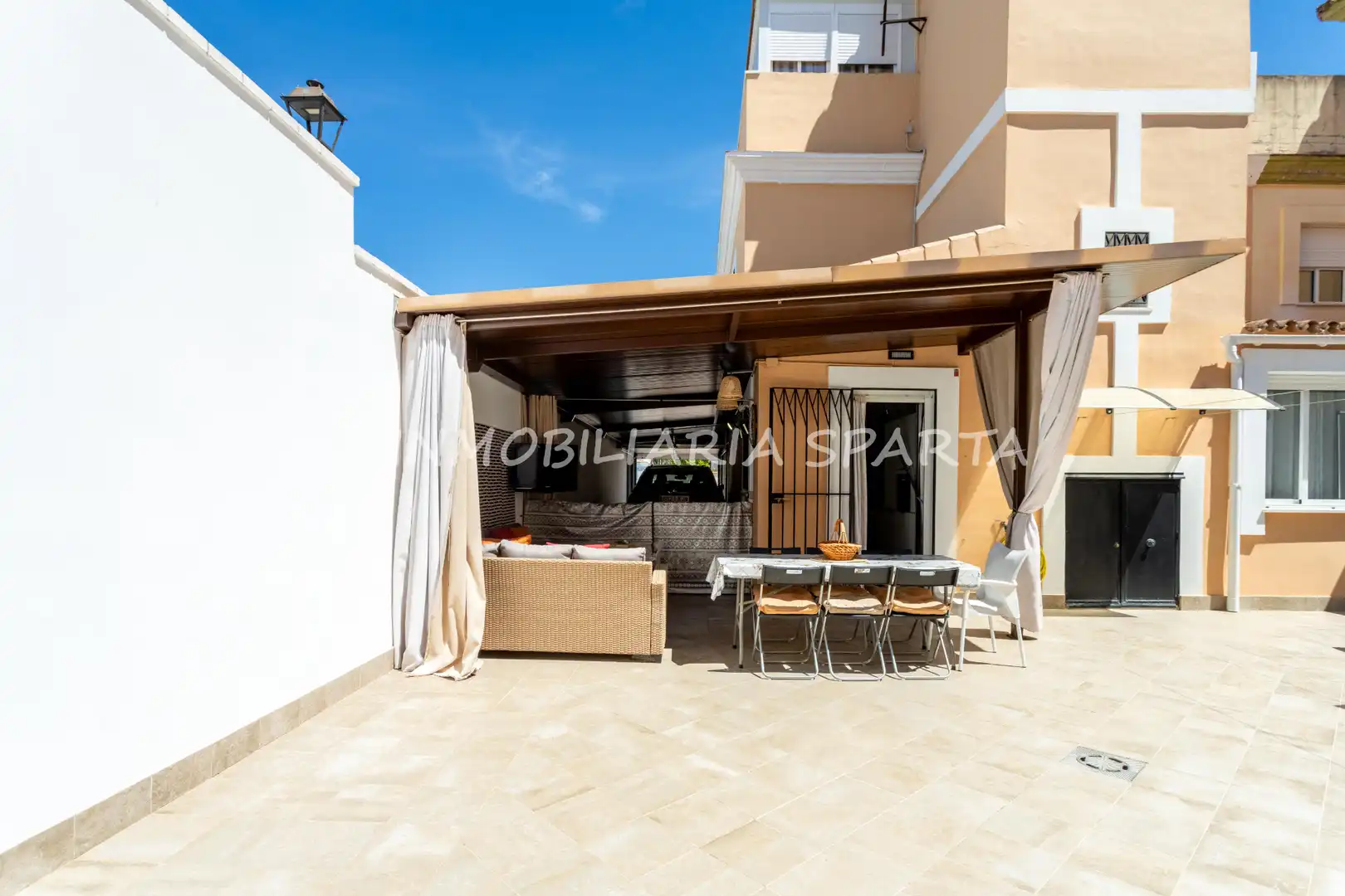 Terraza de Casa adosada en venta en Villanueva del Ariscal con Aire acondicionado, Calefacción y Jardín privado