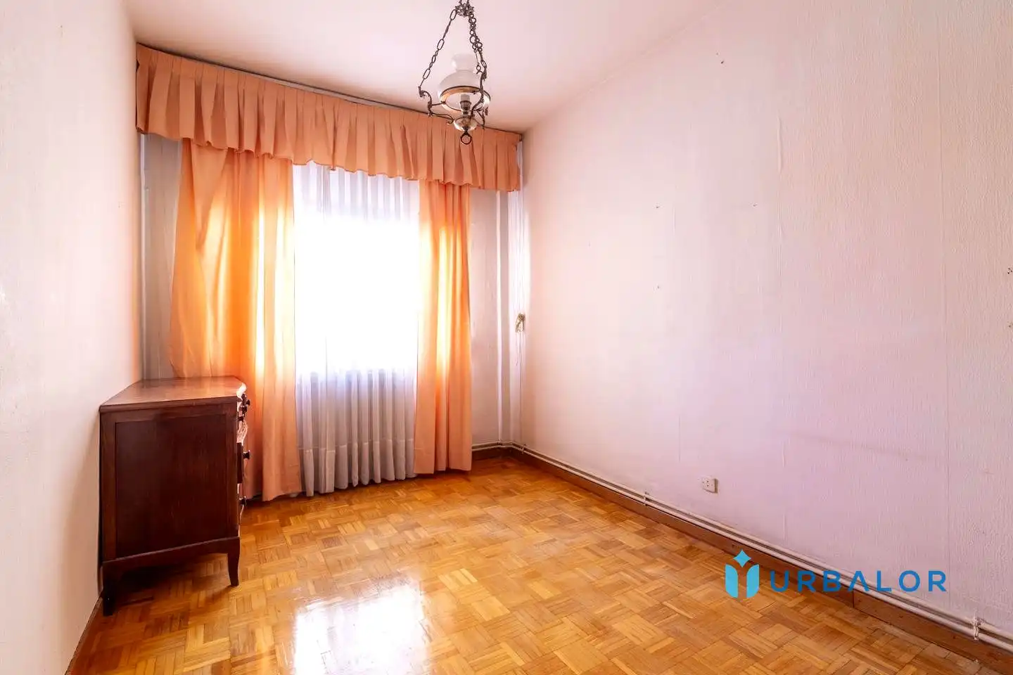 Habitación de Piso en venta en Alcorcón con Calefacción, Parquet y Terraza