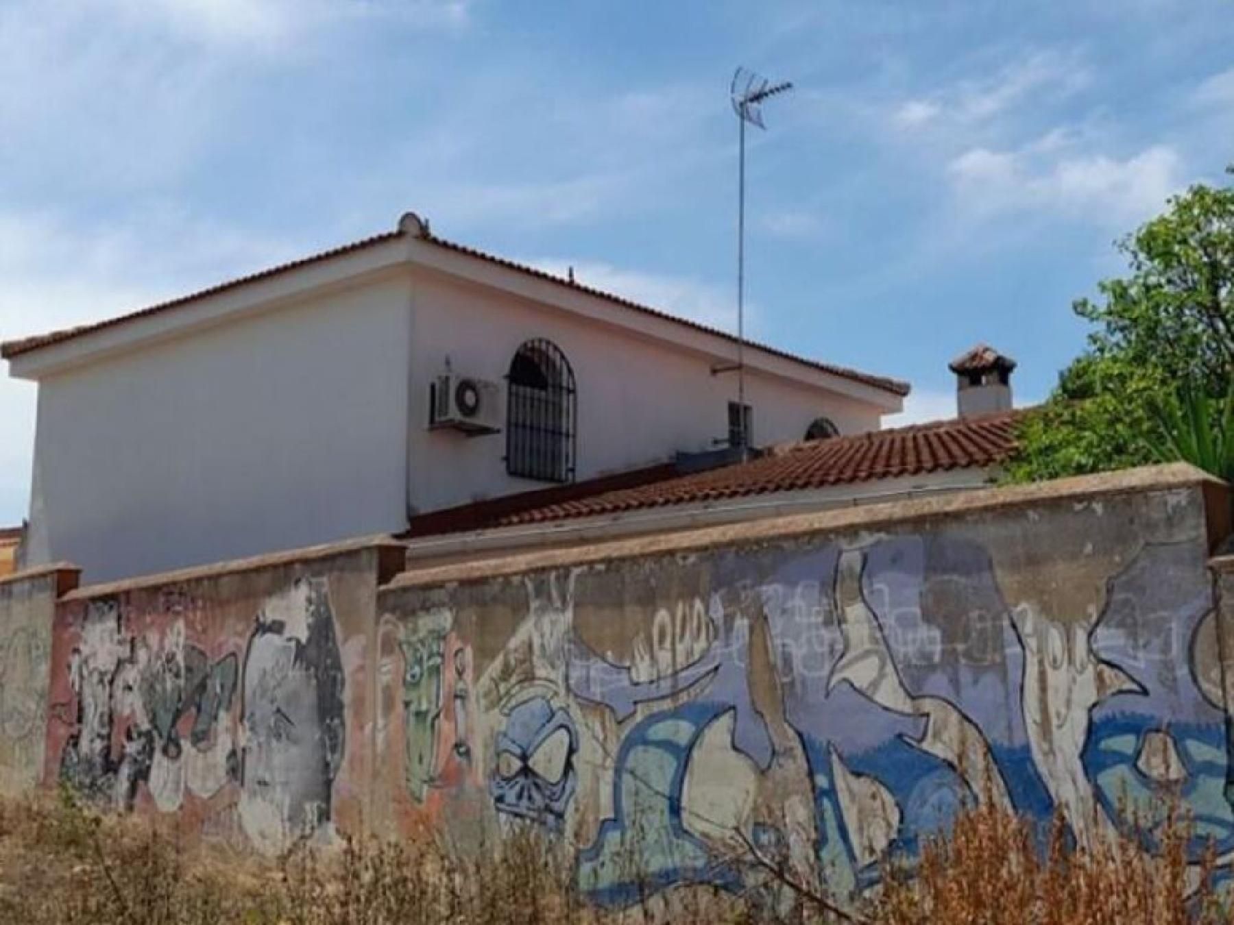 Vista exterior de Casa o xalet en venda en Bollullos de la Mitación amb Piscina comunitària
