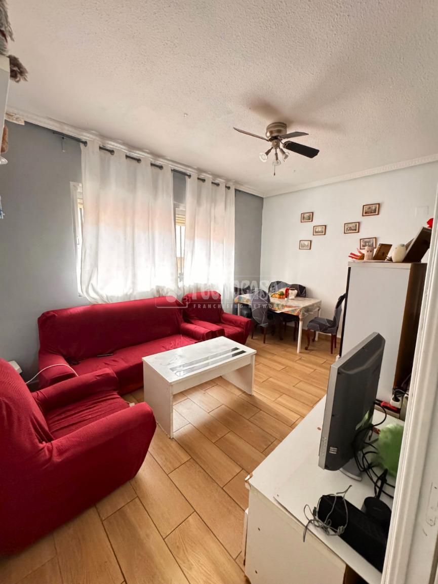 Living room of Flat for sale in Parla  with Heating