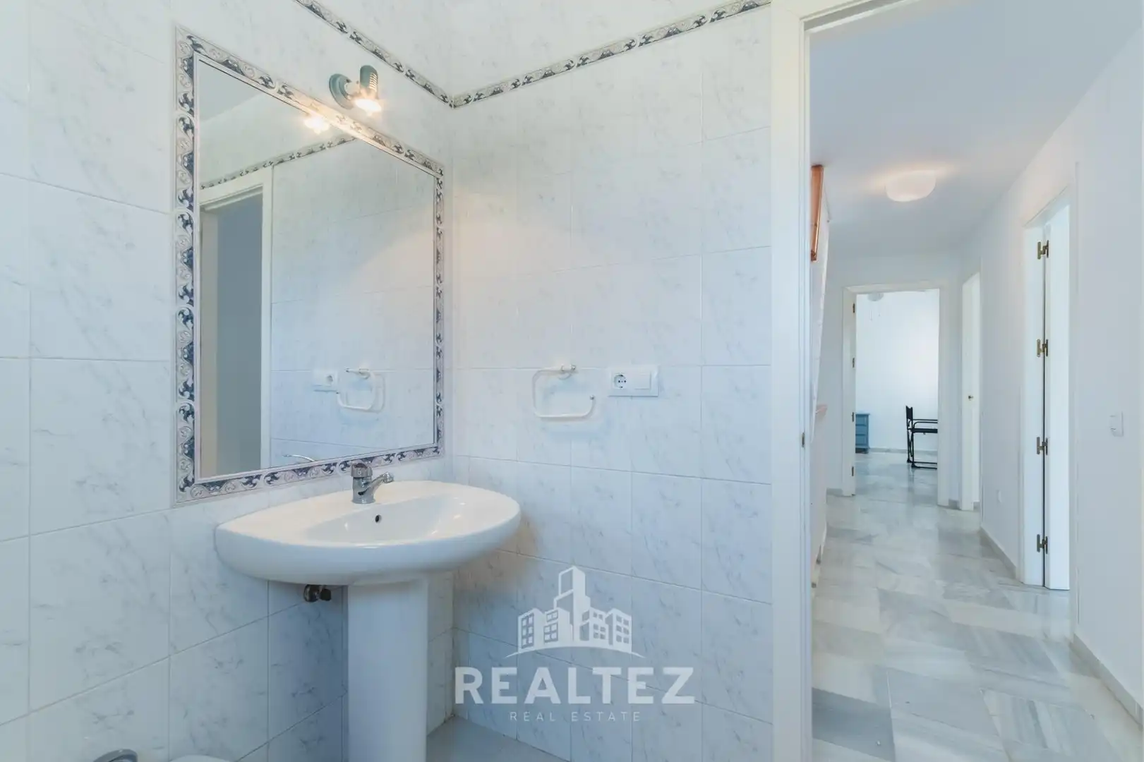 Badezimmer von Einfamilien-Reihenhaus zum Verkauf in El Puerto de Santa María mit Terrasse, Möbliert und Balkon