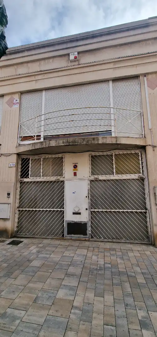 Vista exterior de Casa adosada en venta en Montcada i Reixac