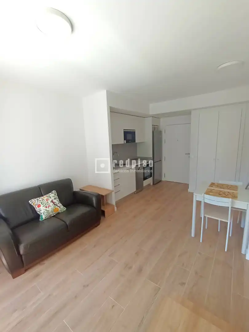 Bedroom of Flat for rent in Madrid  with Heating, Private garden and Terrace