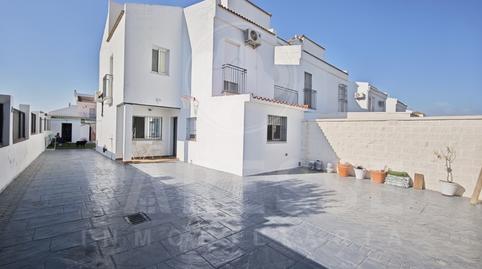 Foto 5 de Casa adosada en venda a Calle Emilia Pardo Bazan, Huévar del Aljarafe, Sevilla