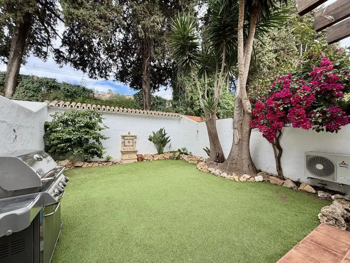 Jardí de Casa adosada en venda en Marbella amb Aire condicionat, Jardí privat i Terrassa