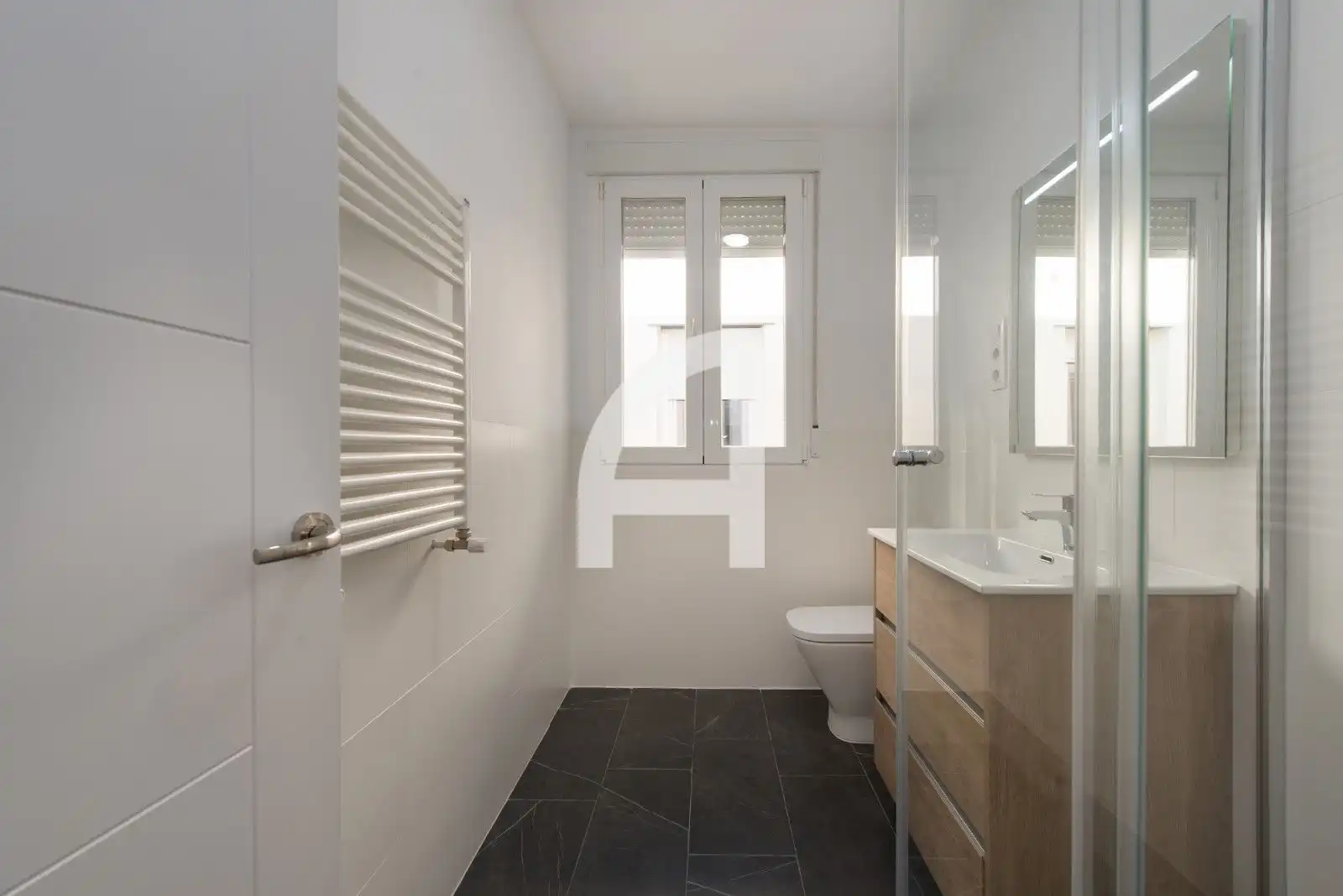 Bathroom of Attic for rent in Madrid  with Air Conditioner, Heating and Terrace