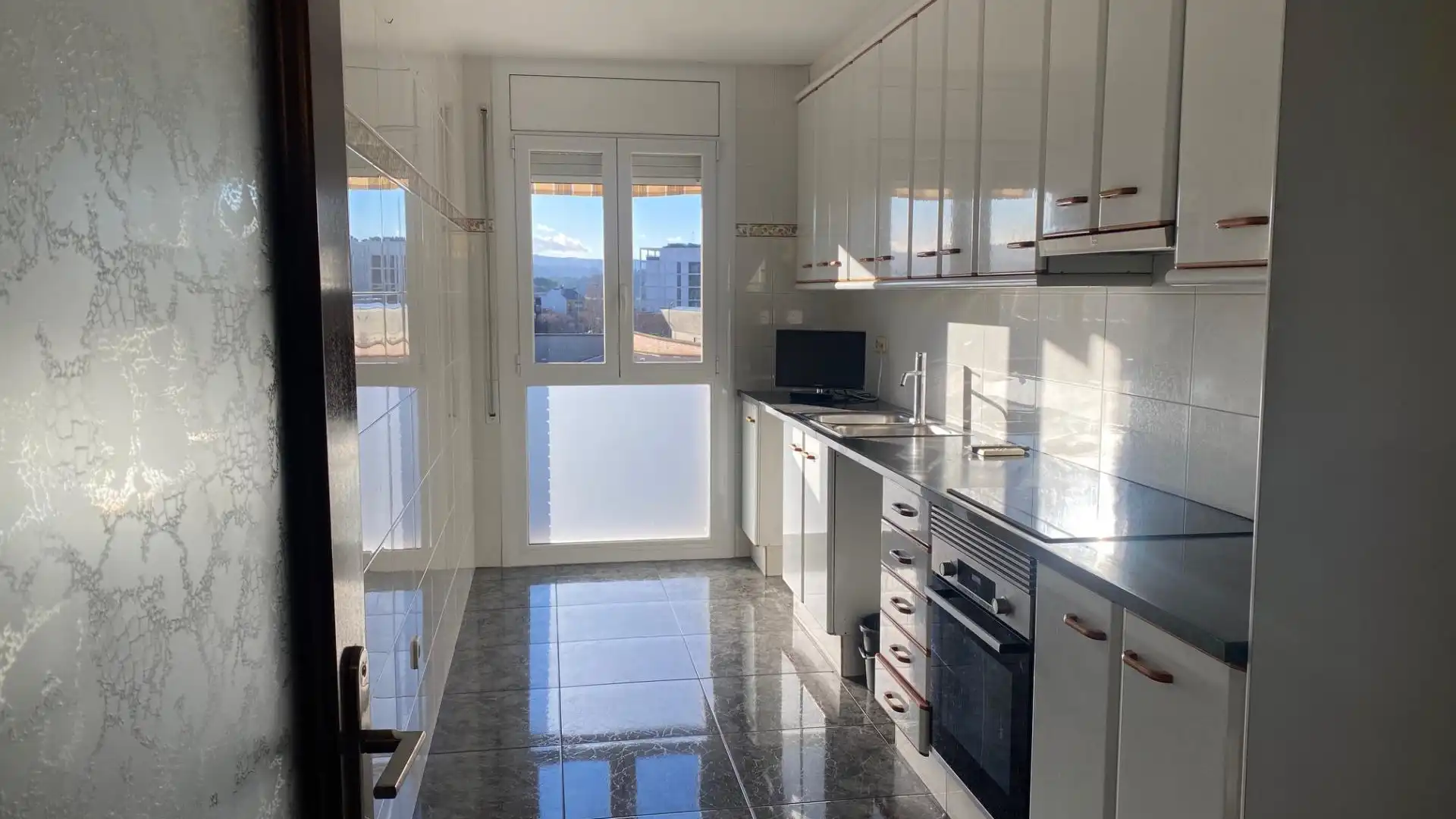 Cuina de Pis en venda en Manresa amb Calefacció, Forn i Balcó