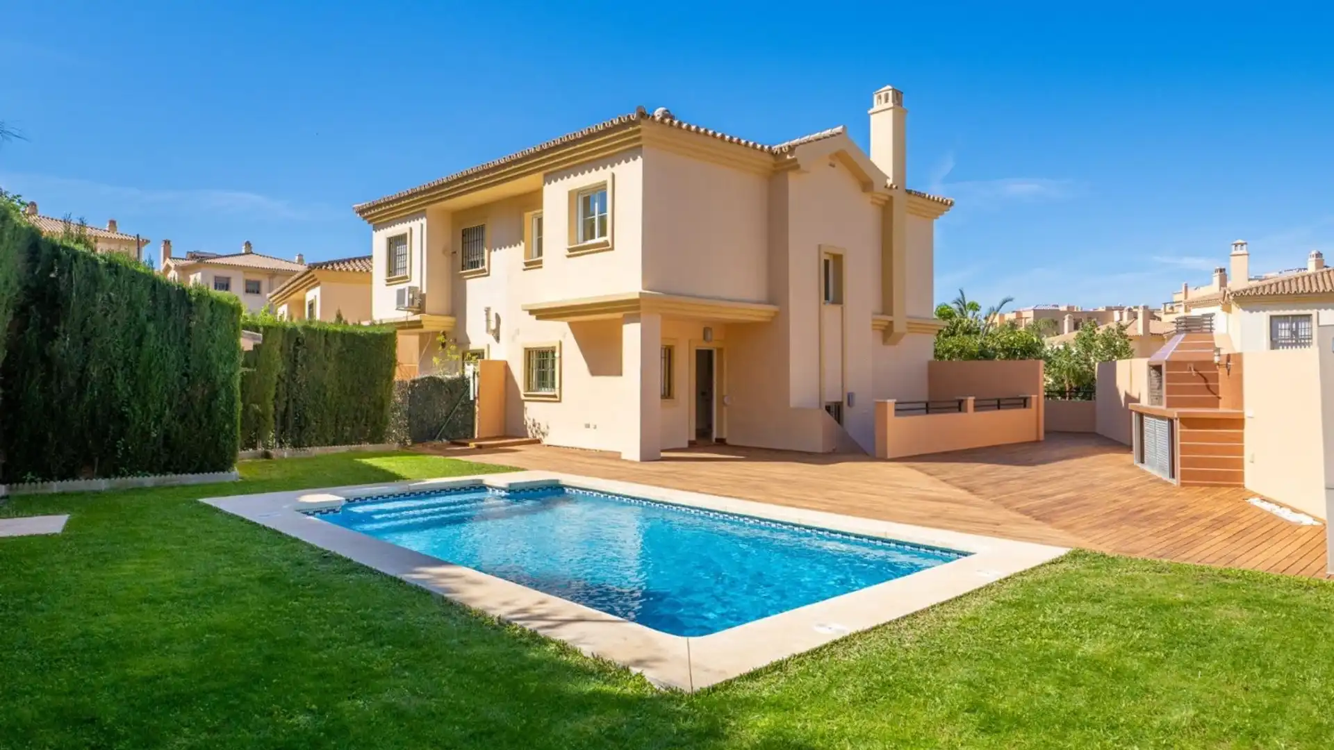 Vista exterior de Casa adosada en venta en Fuengirola con Aire acondicionado, Jardín privado y Terraza