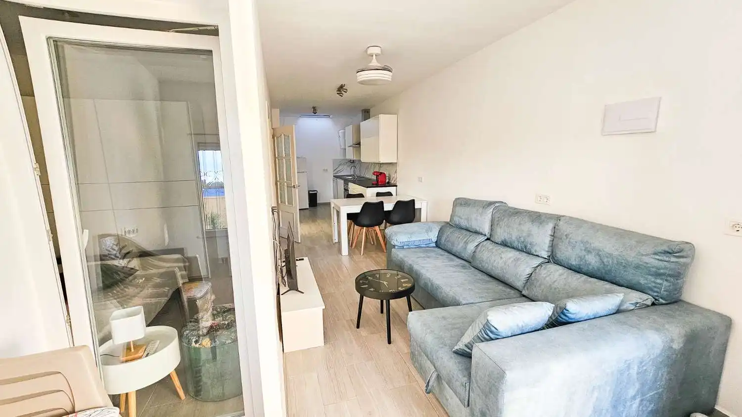 Sala d'estar de Casa adosada en venda en Torrevieja amb Aire condicionat, Calefacció i Terrassa