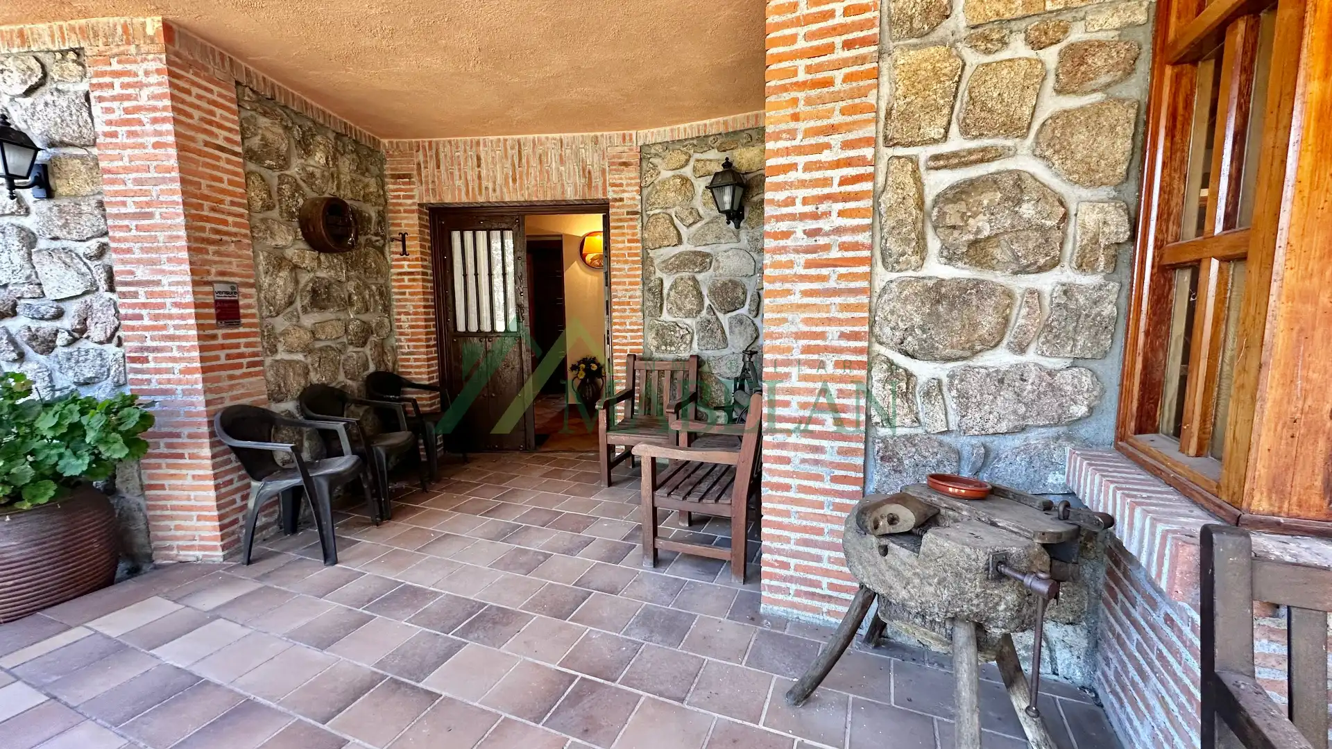 Casa rústica con jardín en venta en Pino Alto - Navarredonda, imagen 7