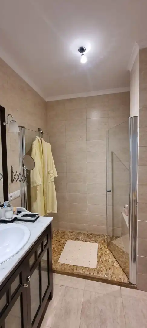 Baño de Piso en venta en Puente Genil con Aire acondicionado, Terraza y Trastero