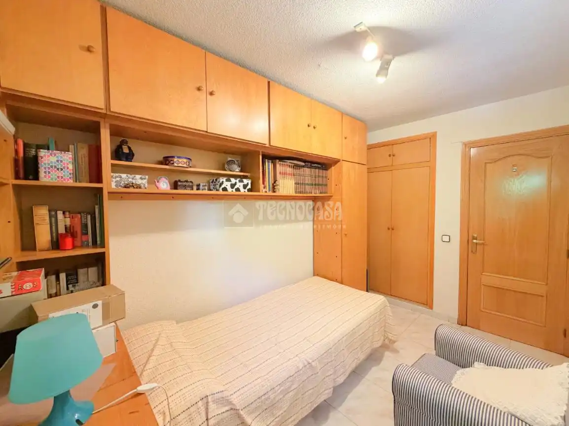 Habitación de Piso en venta en Madrid con Calefacción, Piscina y Piscina comunitaria