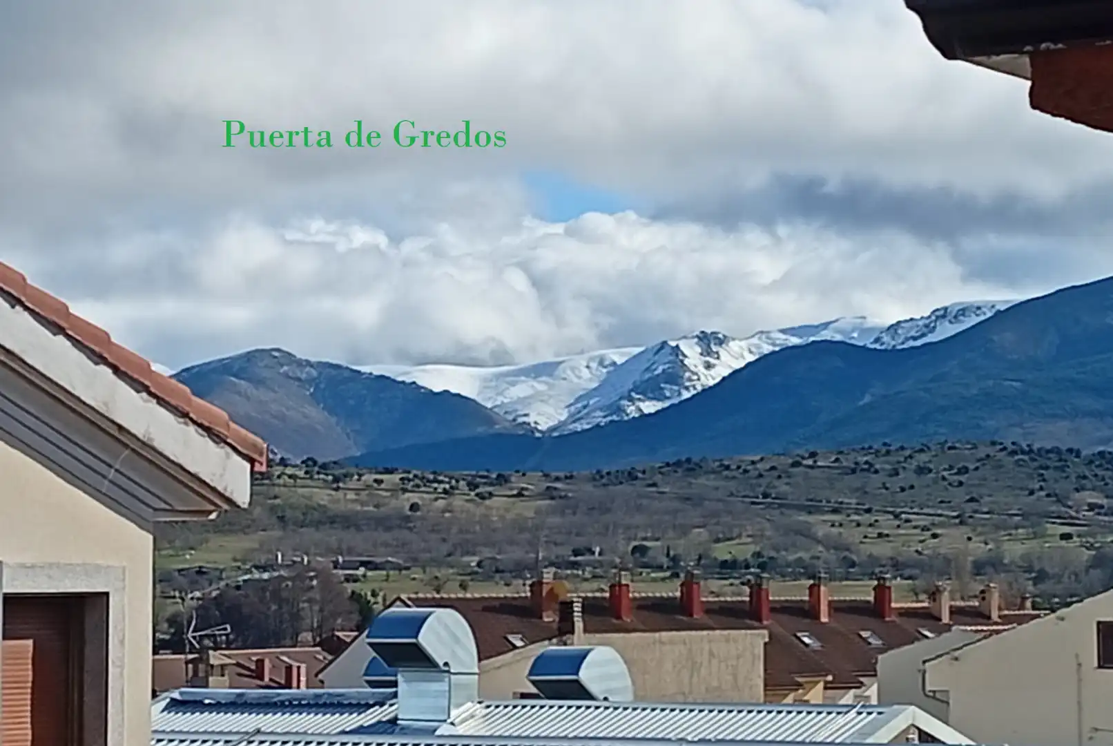 Vista exterior de Piso en venta en El Barco de Ávila  con Calefacción, Jardín privado y Parquet