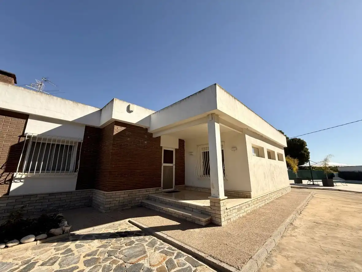 Vista exterior de Casa o chalet en venta en Elche / Elx con Aire acondicionado, Calefacción y Trastero
