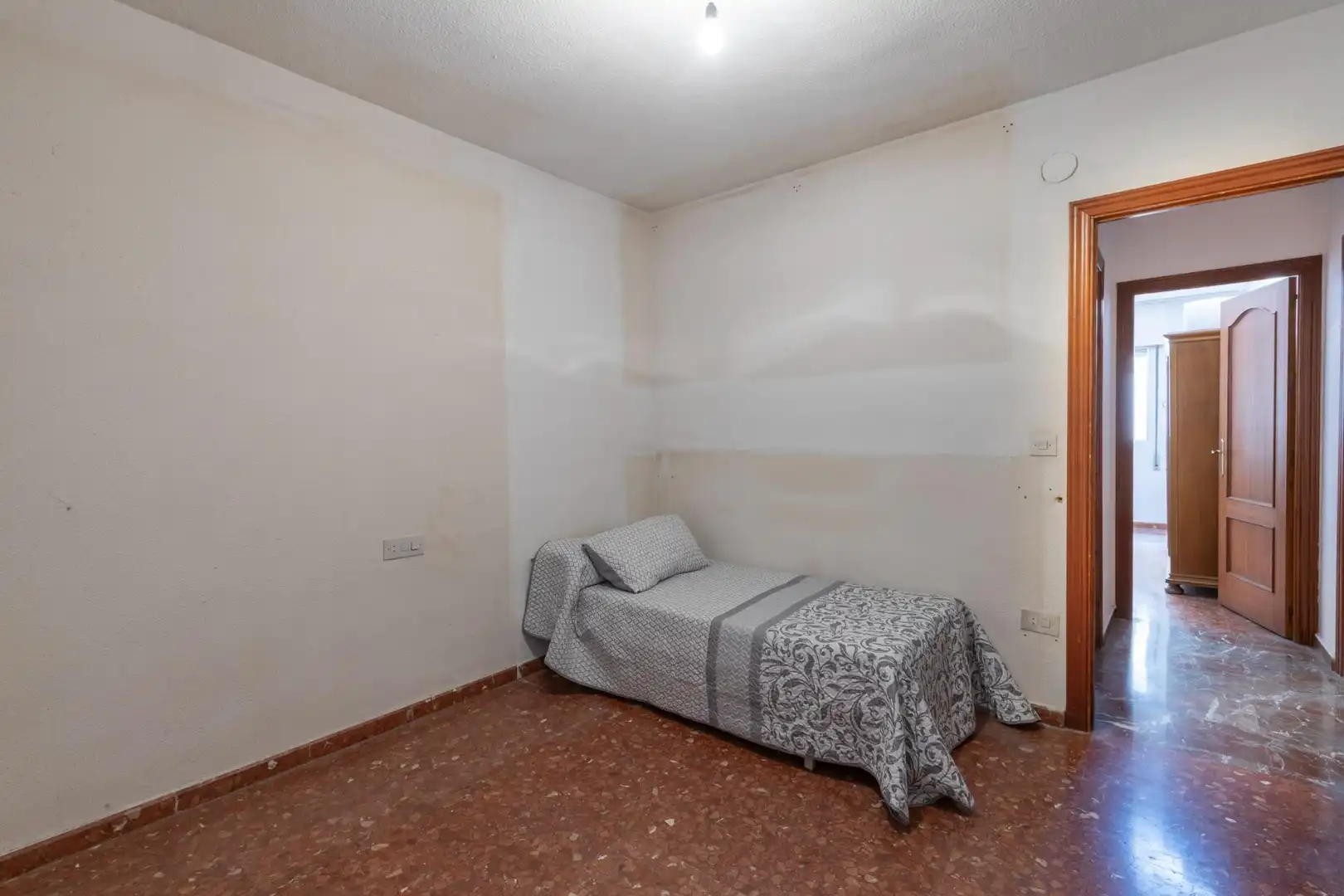 Habitación de Piso en venta en Granada con Calefacción y Balcón