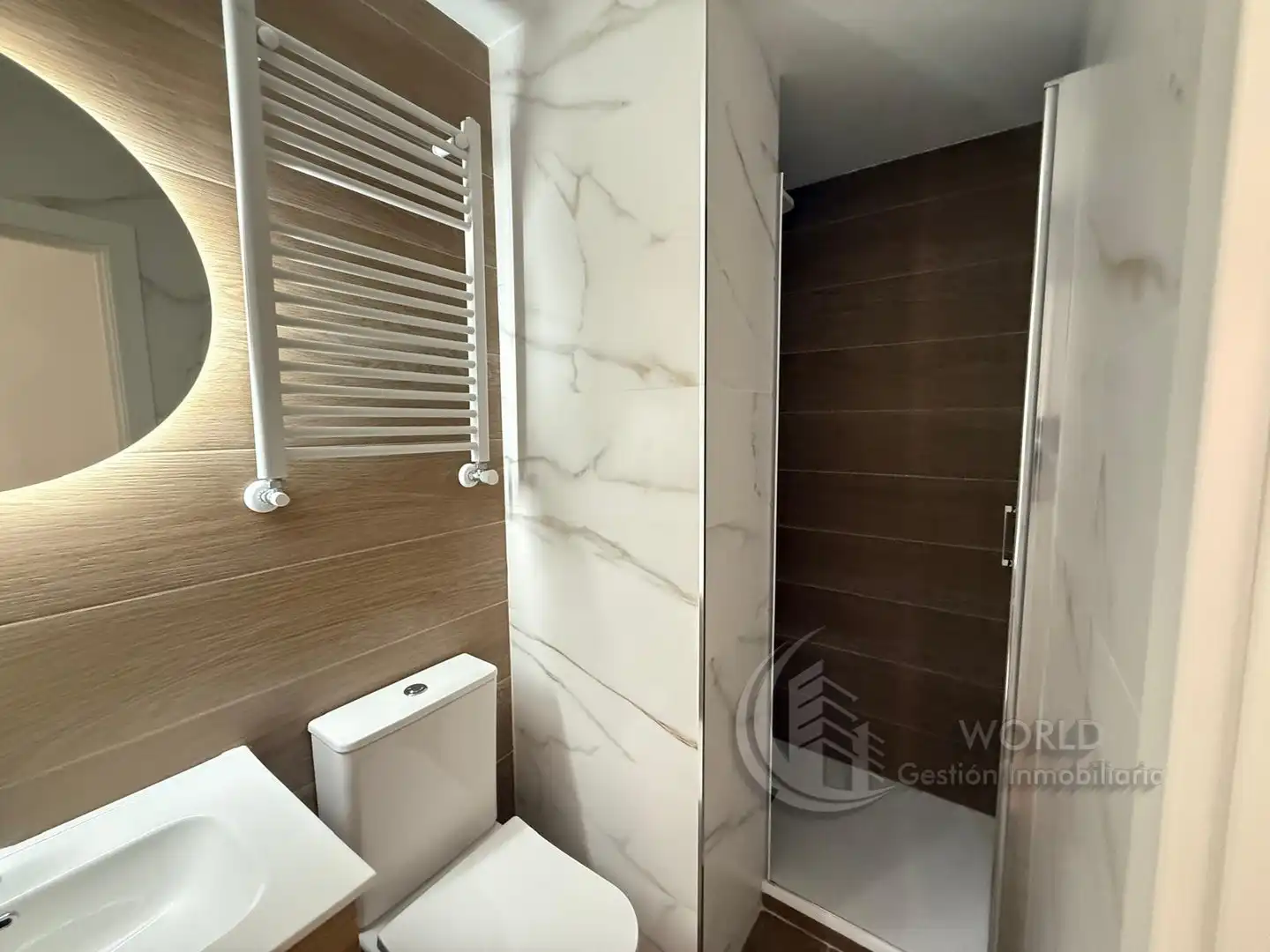 Baño de Piso de alquiler en Madrid con Aire acondicionado, Calefacción y Amueblado