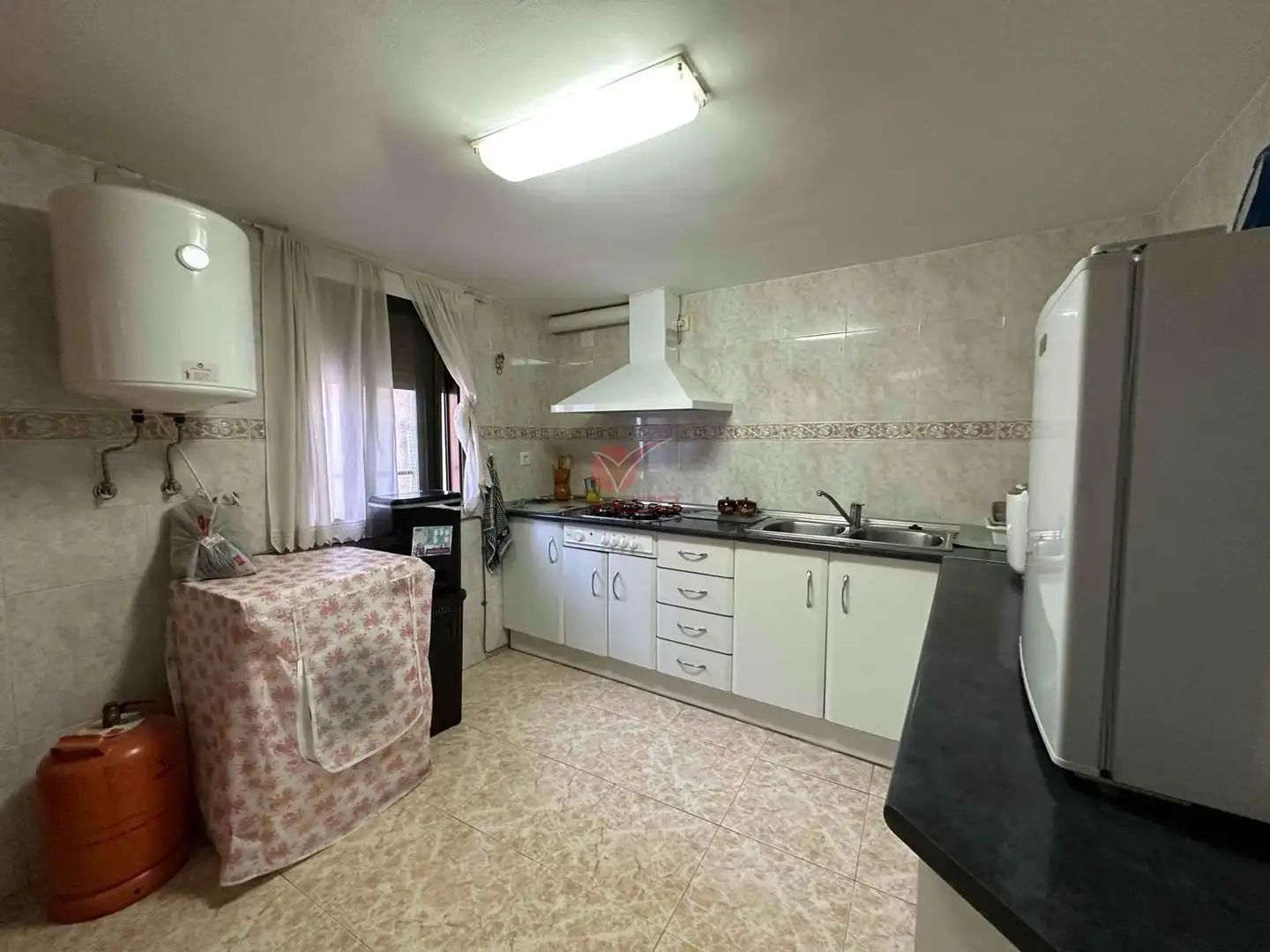 Cuina de Casa o xalet en venda en Mariana amb Calefacció i Terrassa
