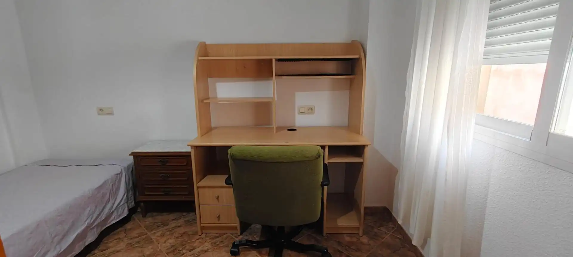 Schlafzimmer von Wohnung zur Miete in Granada mit Klimaanlage, Terrasse und Möbliert