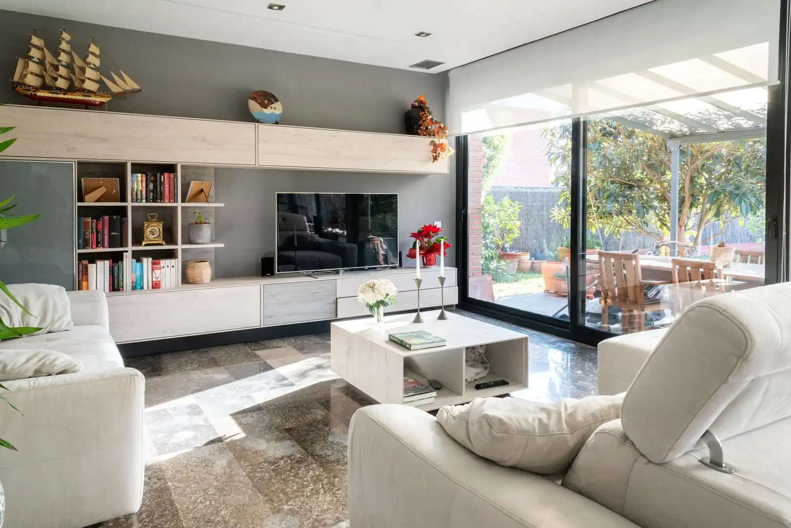 Sala de estar de Casa o chalet en venta en Sant Vicenç de Montalt con Aire acondicionado, Jardín privado y Terraza