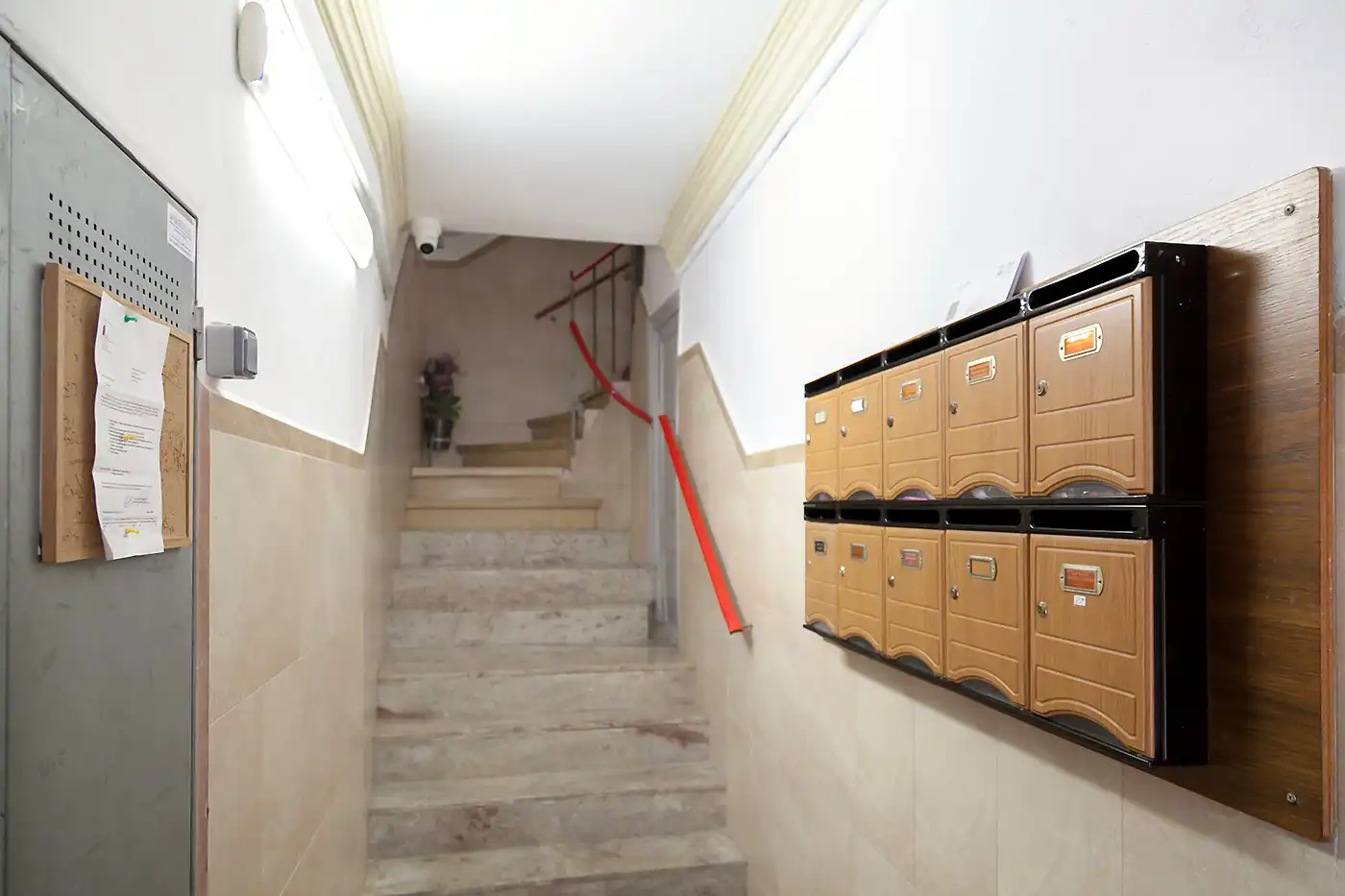 Wohnung zum Verkauf in Barcelona mit Klimaanlage, Terrasse und Möbliert