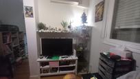 Living room of Flat for sale in  Madrid Capital  with Air Conditioner, Heating and Storage room