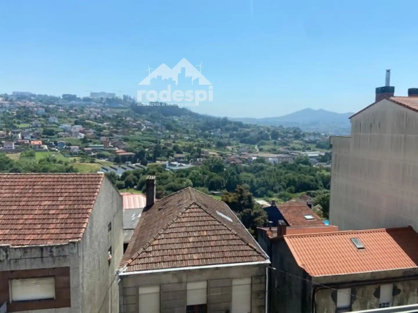 Vista exterior de Ático en venta en Vigo  con Calefacción, Trastero y Amueblado