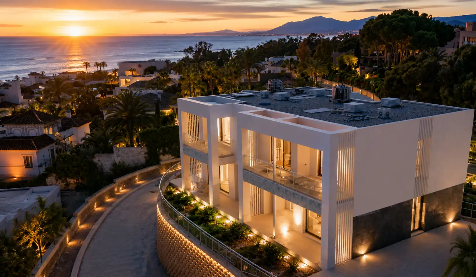 Vista exterior de Casa adosada en venda en Marbella amb Aire condicionat, Calefacció i Jardí privat