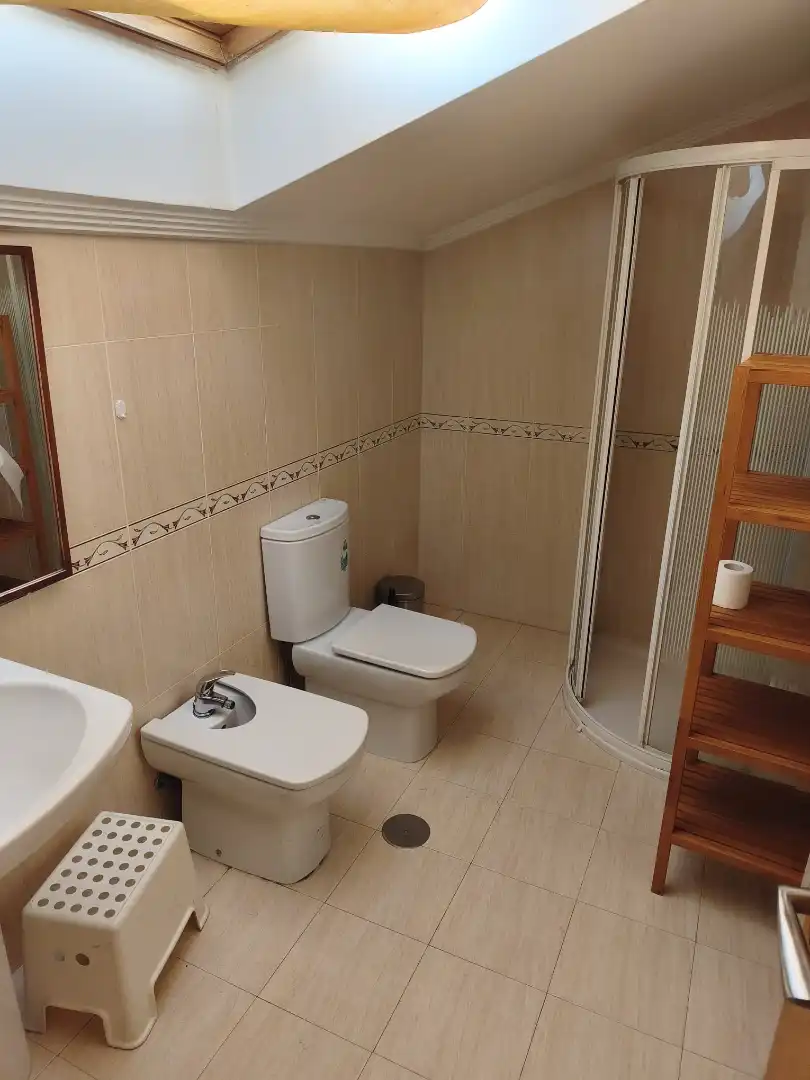 Baño de Piso en venta en Arévalo con Calefacción, Terraza y Amueblado