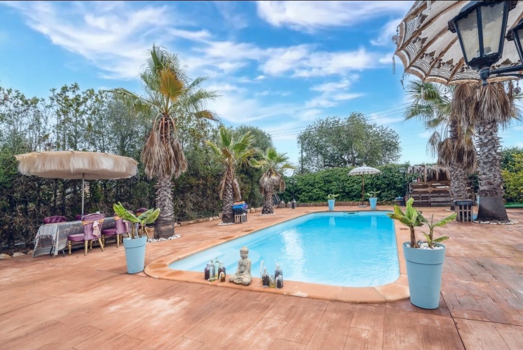 Swimming pool of House or chalet for sale in Llucmajor  with Air Conditioner, Heating and Private garden