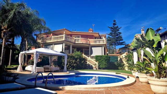 Casa-chalet en Venta en Playamar - Benyamina