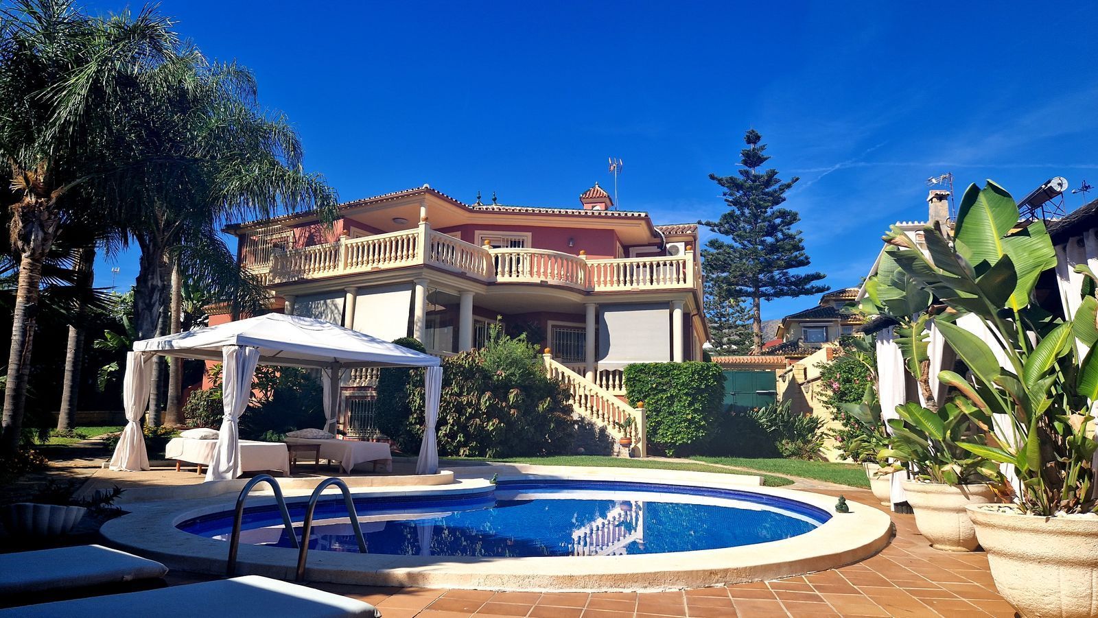 Jardí de Casa o xalet en venda en Torremolinos amb Aire condicionat, Calefacció i Jardí privat