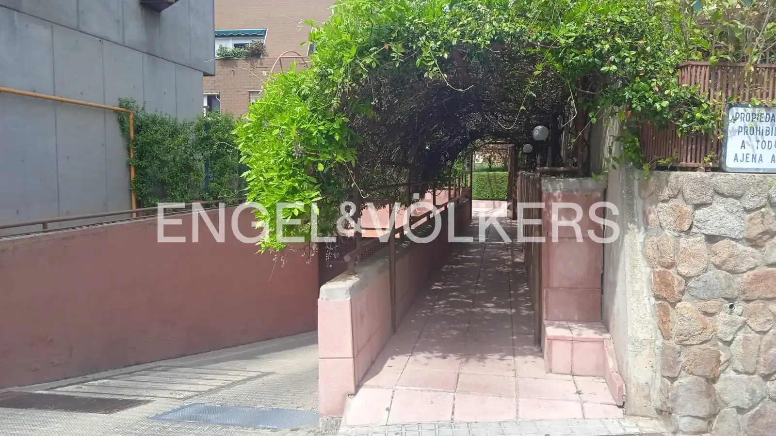 Exterior view of Houses for rent in Pozuelo de Alarcón  with Air Conditioner, Heating and Private garden