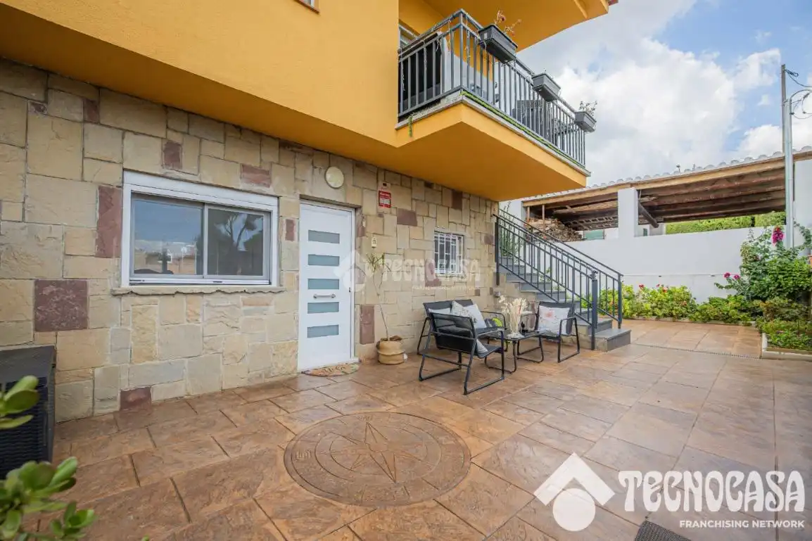 Casa aparellada en venda a Sant Vicenç Dels Horts, imagen 25