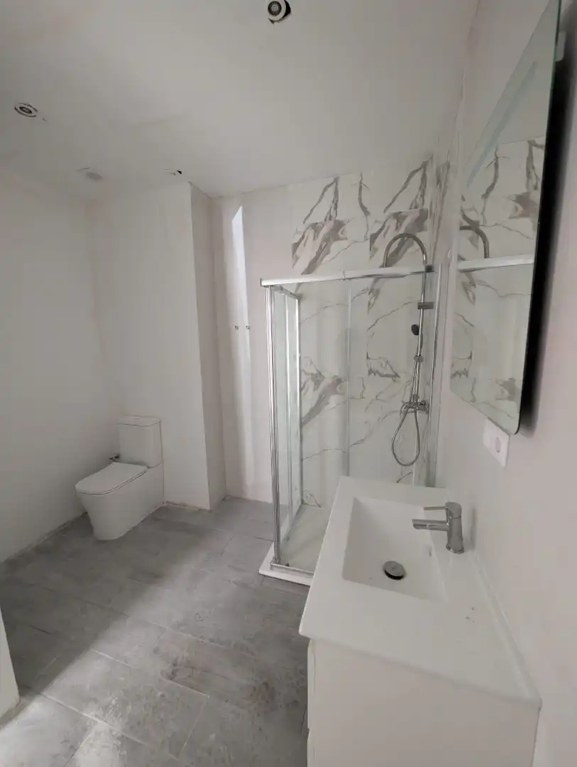Badezimmer von Erdgeschoss zum Verkauf in Granada