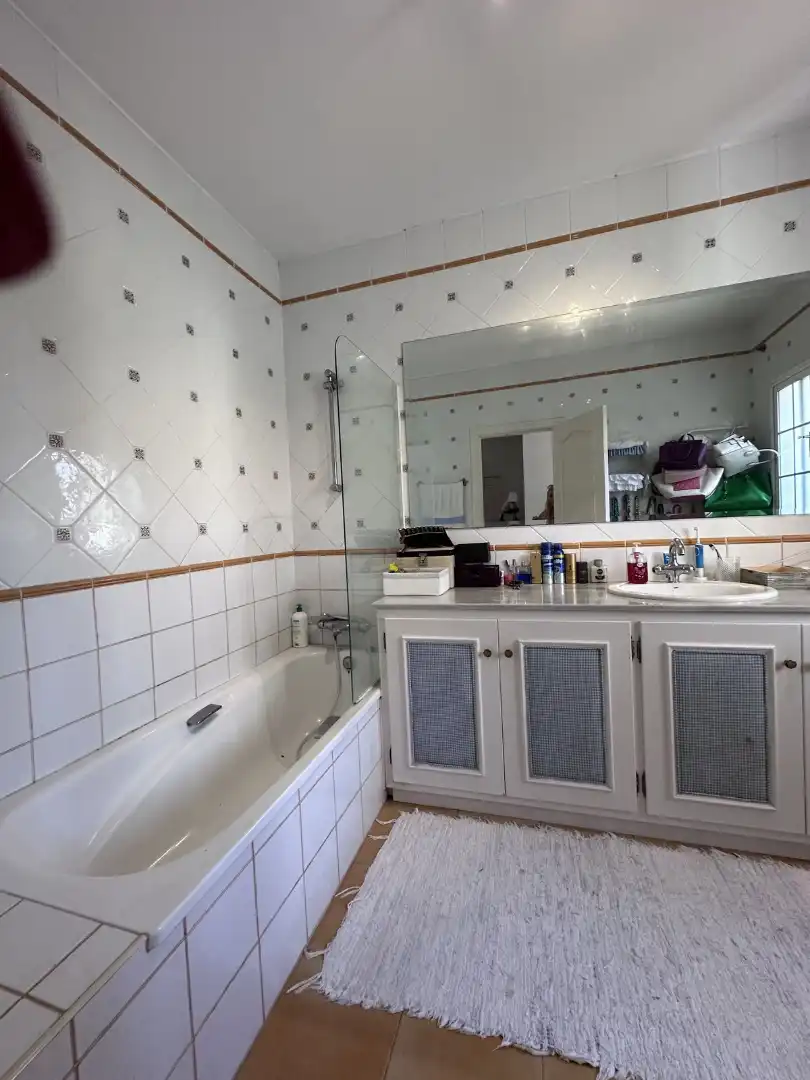 Chalet con piscina en venta en Avenida Benamara 15, imagen 11