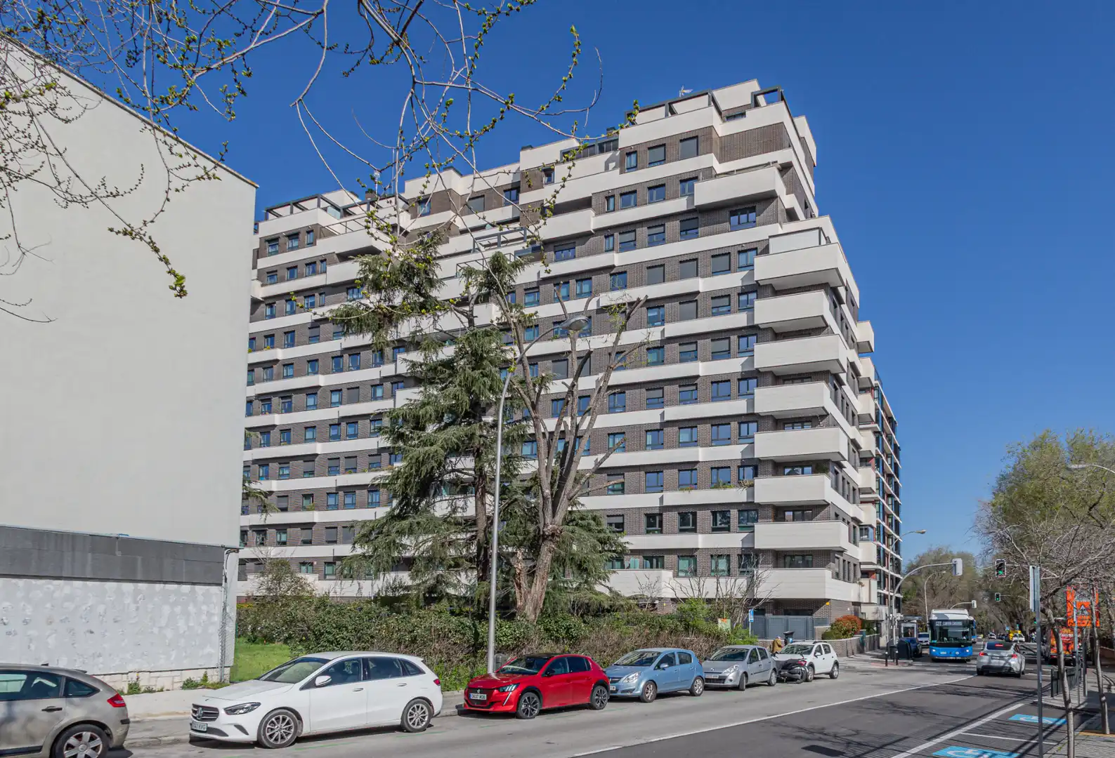 Außenansicht von Wohnung zum Verkauf in Madrid mit Heizung, Terrasse und Abstellraum