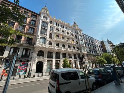 Vista exterior de Pis en venda en  Madrid Capital amb Calefacció, Parquet i Traster