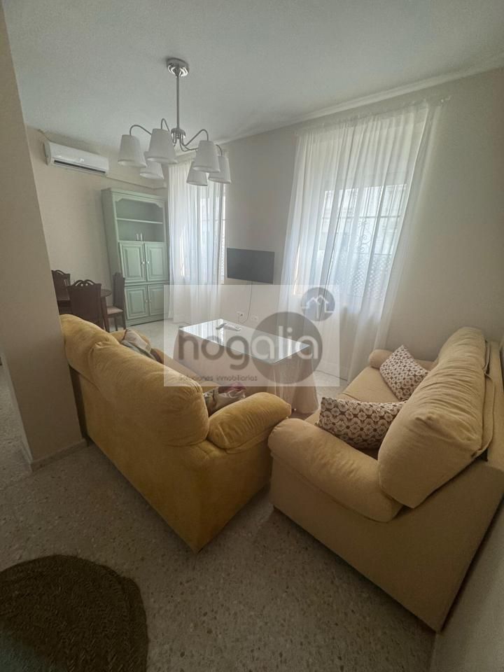 Sala d'estar de Planta baixa de lloguer en  Sevilla Capital amb Aire condicionat i Moblat