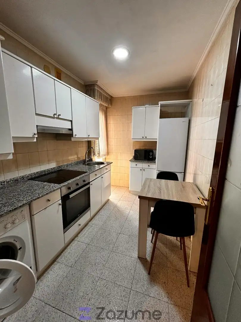 Küche von Wohnung zur Miete in  Logroño mit Heizung, Abstellraum und Möbliert