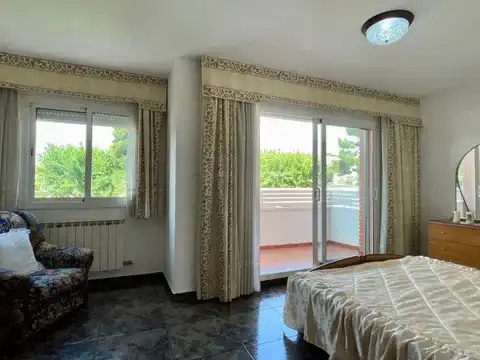 Casa aparellada amb terrassa en venda a Carrer Puigmal, imagen 65