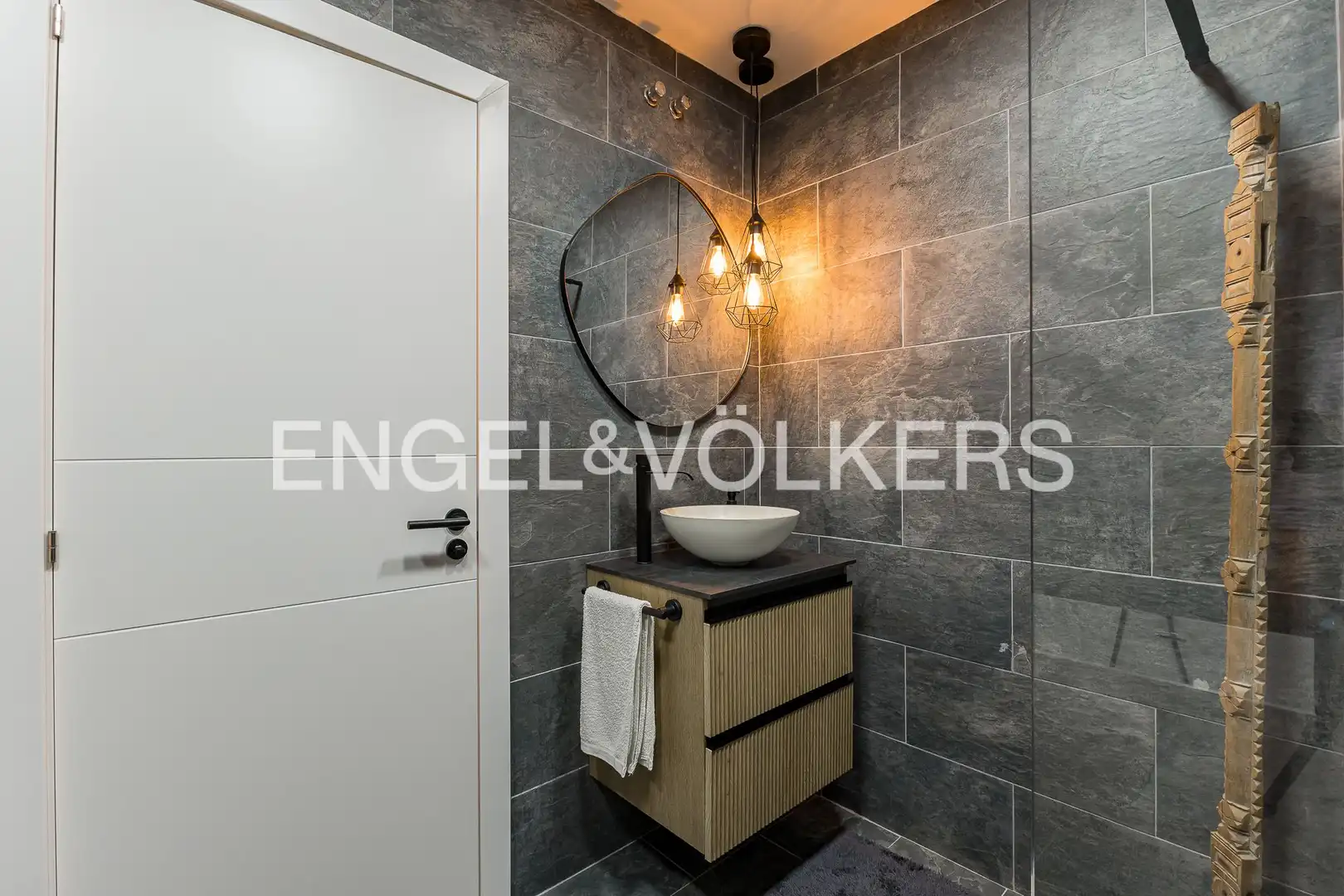 Bathroom of Flat for rent in Barcelona  with Air Conditioner, Heating and Private garden
