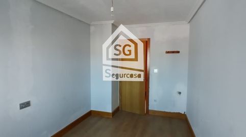 Foto 4 de Piso en venta en Mariñamansa, Ourense Capital