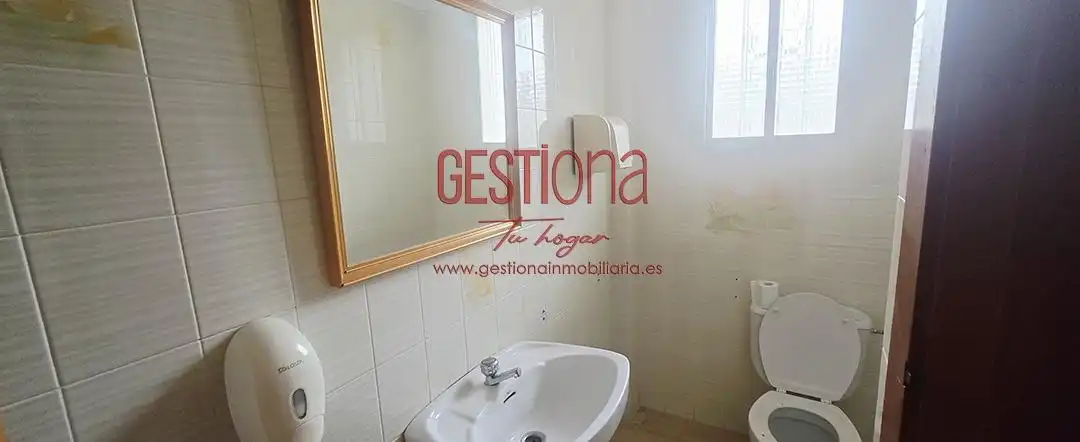 Badezimmer von Geschaftsraum zum Verkauf in Arnuero mit Möbliert
